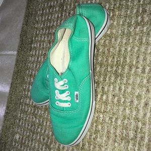 Vans shoes / authentic lo pro
